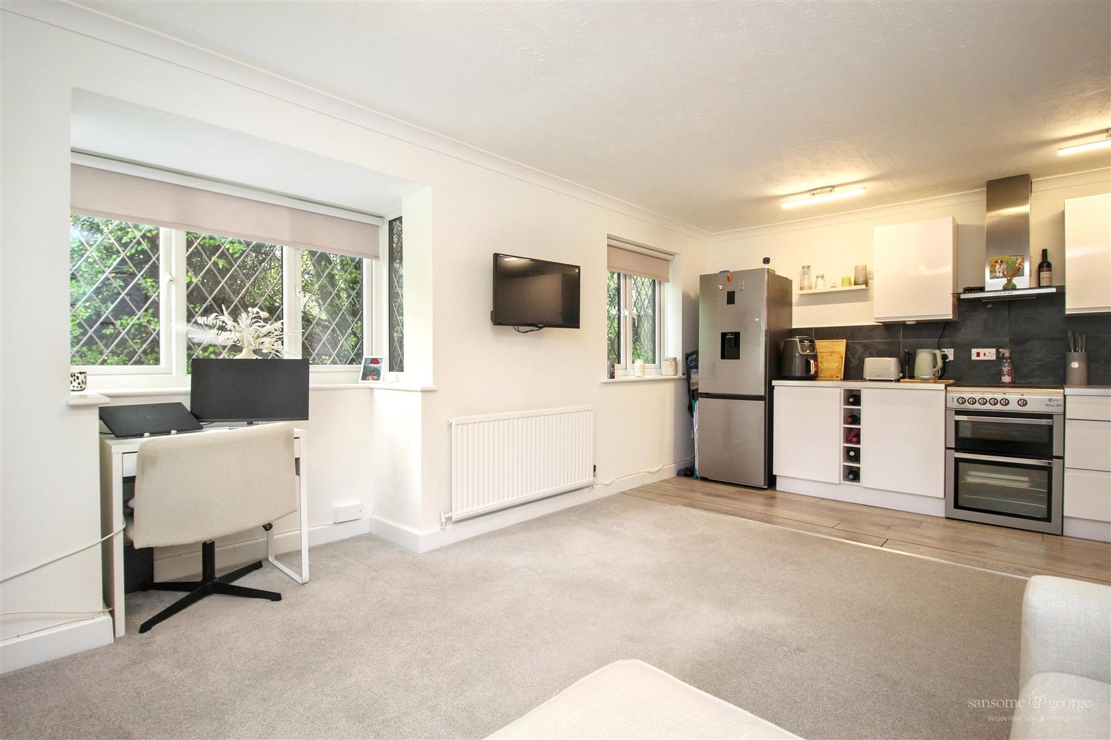 Ashmere Close, Calcot, Reading